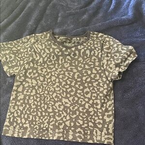 BKE Kids Short Sleeve Leopard Tee - Gray and Cream